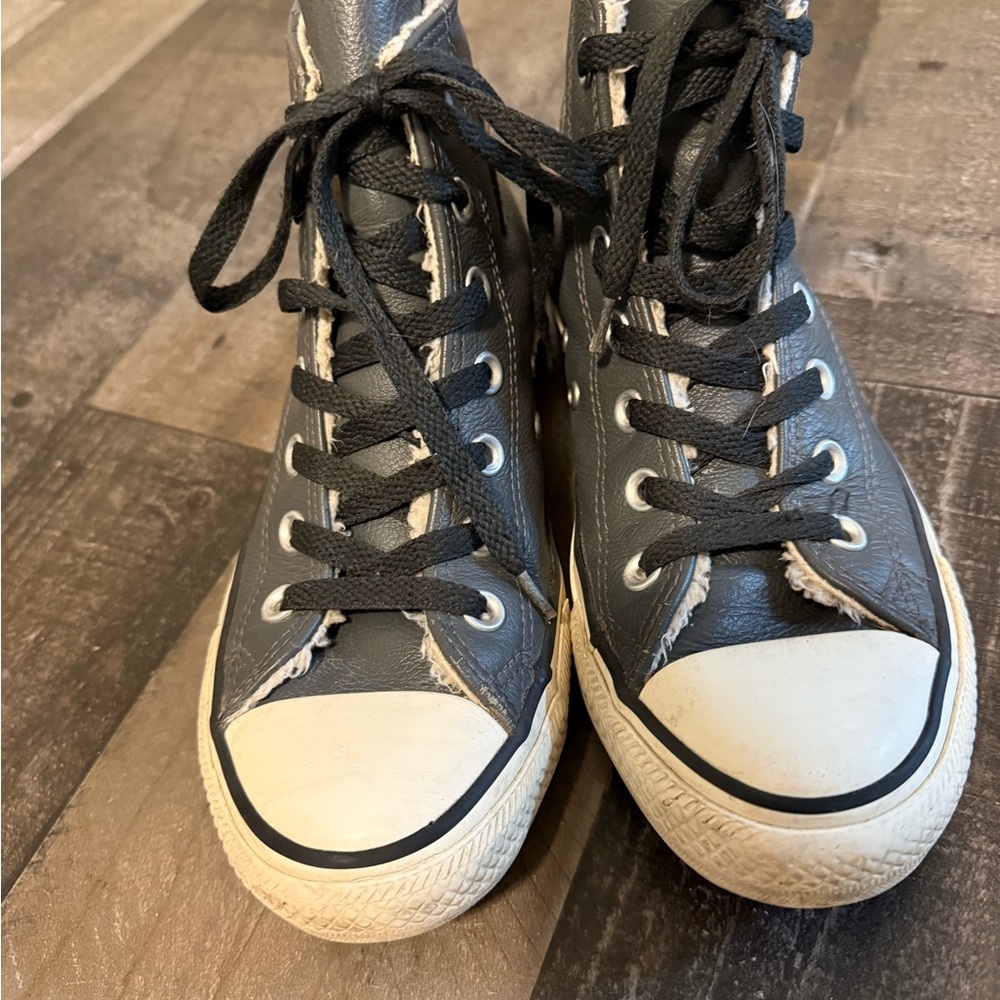 Converse Chuck Taylor‎ Hi Black Faux Leather Fur Lined 7 - Picture 2 of 8